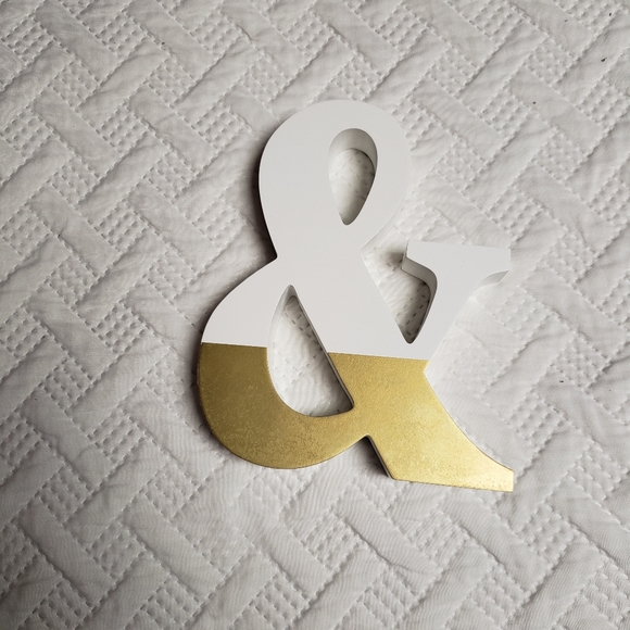 Other - Hallmark Ampersand